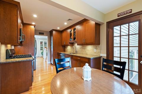 10 Whitehall Ave, Edison, NJ 08820 photo 11