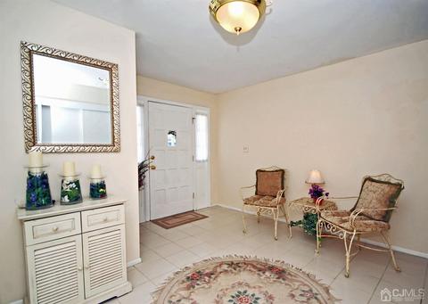14 Mohawk Ave, Middlesex, NJ 08846 photo 4