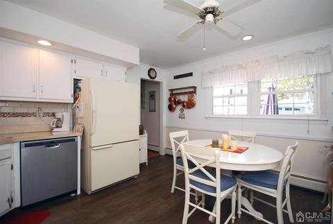 14 Mohawk Ave, Middlesex, NJ 08846 photo 3