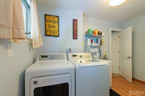 390 Seneca Ave, Middlesex, NJ 08846 photo 17