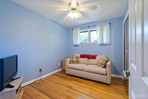 390 Seneca Ave, Middlesex, NJ 08846 photo 9