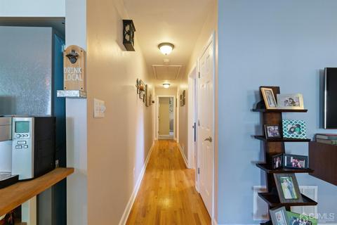 390 Seneca Ave, Middlesex, NJ 08846 photo 8