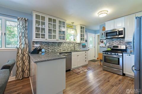 390 Seneca Ave, Middlesex, NJ 08846 photo 6