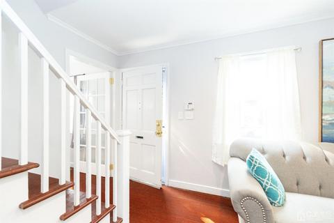 218 Echo Ave, Edison, NJ 08837 photo 2
