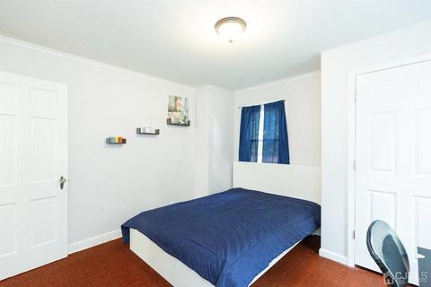 218 Echo Ave, Edison, NJ 08837 photo 13