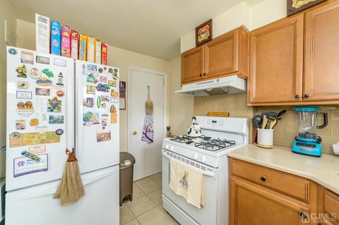20 Macarthur Dr, Edison, NJ 08837 photo 15