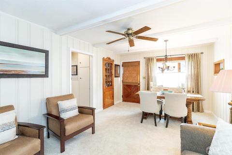 43 Walnut St, Edison, NJ 08817 photo 8