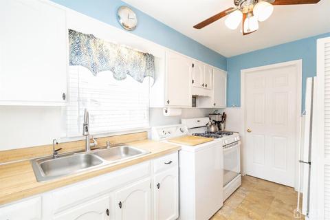 43 Walnut St, Edison, NJ 08817 photo 9