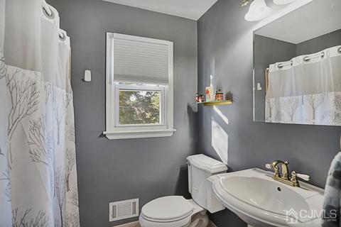 1 Milton Pl, Middlesex, NJ 08846 photo 17