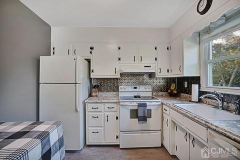 1 Milton Pl, Middlesex, NJ 08846 photo 10