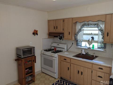 10 Locust Dr, Helmetta, NJ 08828 photo 5