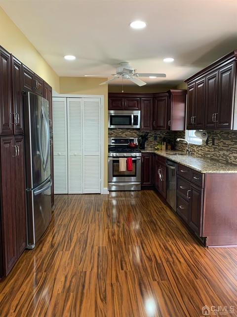 75 Pierson Ave, Edison, NJ 08837 photo 11