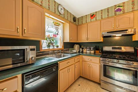 24 Harmony Way, Sewaren, NJ 07077 photo 10