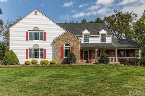 66 Rustic Trl, Raritan, NJ 08822 photo 1