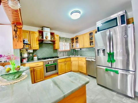 75 Schoder Ave, Woodbridge, NJ 07095 photo 6