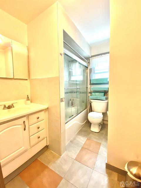 75 Schoder Ave, Woodbridge, NJ 07095 photo 8