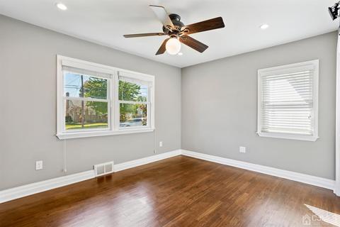 13 Blake Dr, Clark, NJ 07066 photo 8