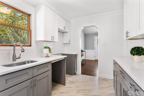13 Blake Dr, Clark, NJ 07066 photo 5