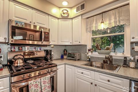 16 Phillips Rd, Edison, NJ 08817 photo 17