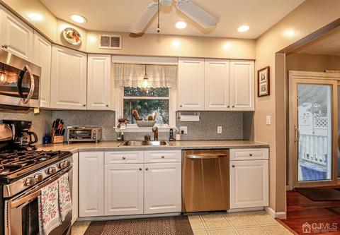 16 Phillips Rd, Edison, NJ 08817 photo 16