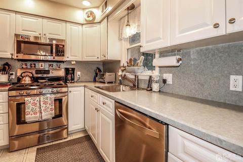 16 Phillips Rd, Edison, NJ 08817 photo 15
