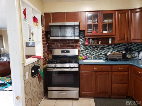127 2nd St, Middlesex, NJ 08846 photo 3