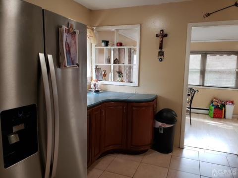 127 2nd St, Middlesex, NJ 08846 photo 2