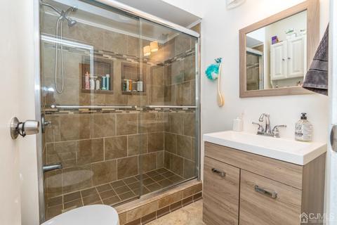 116 Pond Ave, Middlesex, NJ 08846 photo 13
