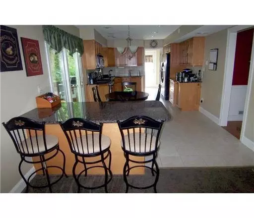  34 Deerwood Dr, Clark, NJ 07066 photo 5
