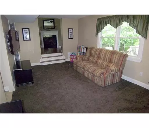  34 Deerwood Dr, Clark, NJ 07066 photo 8