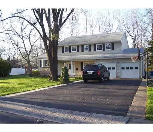  34 Deerwood Dr, Clark, NJ 07066 photo 3