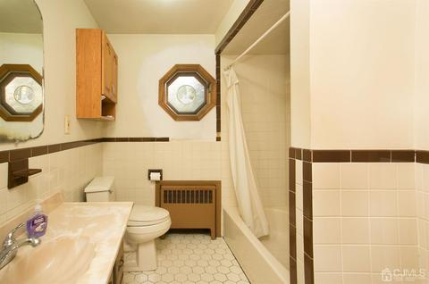 110 Main St, Edison, NJ 08837 photo 13