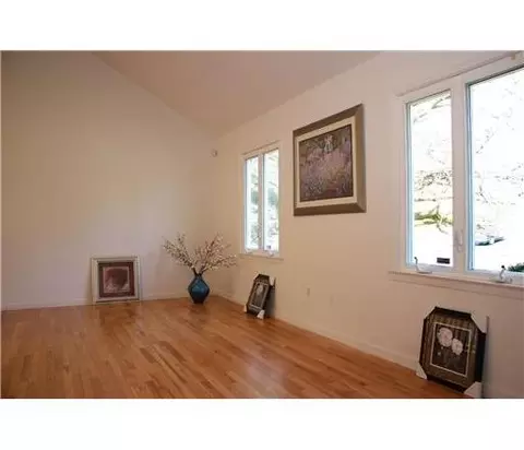 19 Timber Rd, Edison, NJ 08820 photo 2