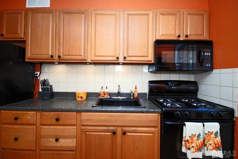 18 Crescent Rd, Edison, NJ 08817 photo 13