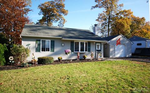 18 Crescent Rd, Edison, NJ 08817 photo 2