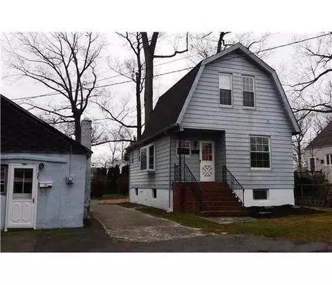 84 Clipper Ave, Edison, NJ 08817 photo 2
