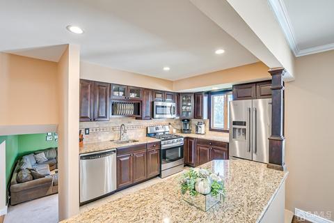 24 Kenneth Pl, Clark, NJ 07066 photo 12