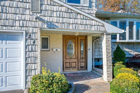 24 Kenneth Pl, Clark, NJ 07066 photo 4