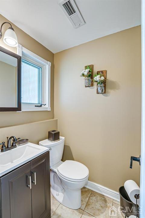 24 Kenneth Pl, Clark, NJ 07066 photo 6