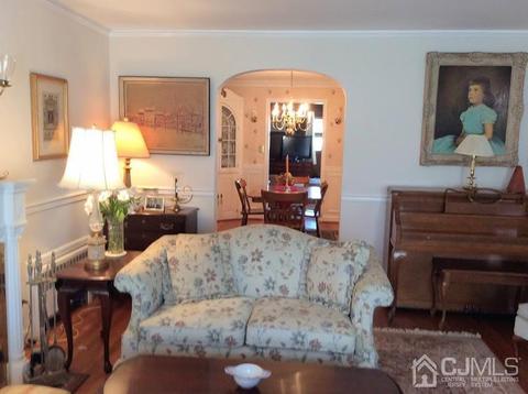 28 Barton Street St, Edison, NJ 08837 photo 6