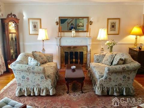 28 Barton Street St, Edison, NJ 08837 photo 4