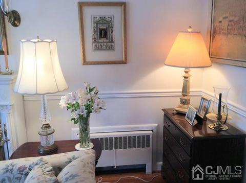 28 Barton Street St, Edison, NJ 08837 photo 3