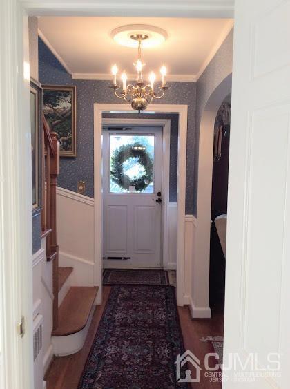 28 Barton Street St, Edison, NJ 08837 photo 2