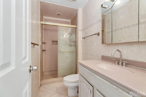 5 Daphne Ct, Edison, NJ 08820 photo 16