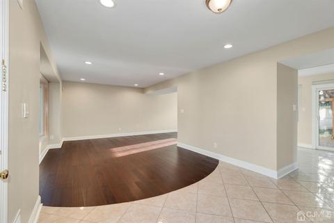 5 Daphne Ct, Edison, NJ 08820 photo 4