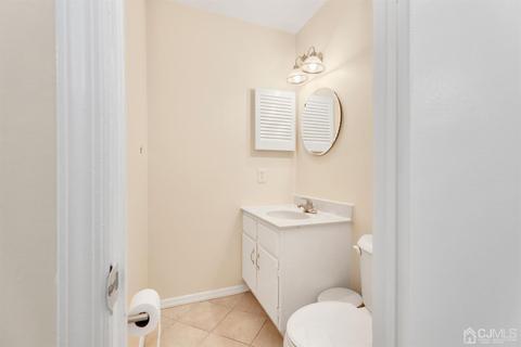 5 Daphne Ct, Edison, NJ 08820 photo 12