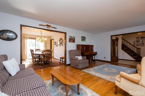206 Maple St, Middlesex, NJ 08846 photo 9
