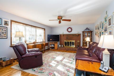 206 Maple St, Middlesex, NJ 08846 photo 6