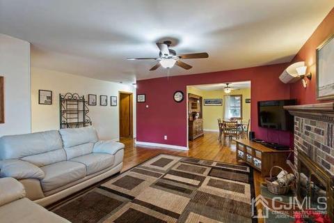 425 Second St, Middlesex, NJ 08846 photo 4