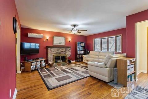 425 Second St, Middlesex, NJ 08846 photo 3